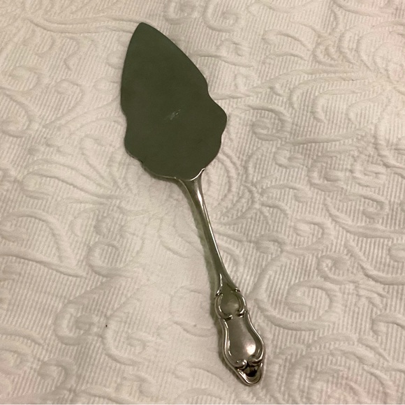 International Silver Plated Wedding Cake 🎂 Server - Picture 3 of 3